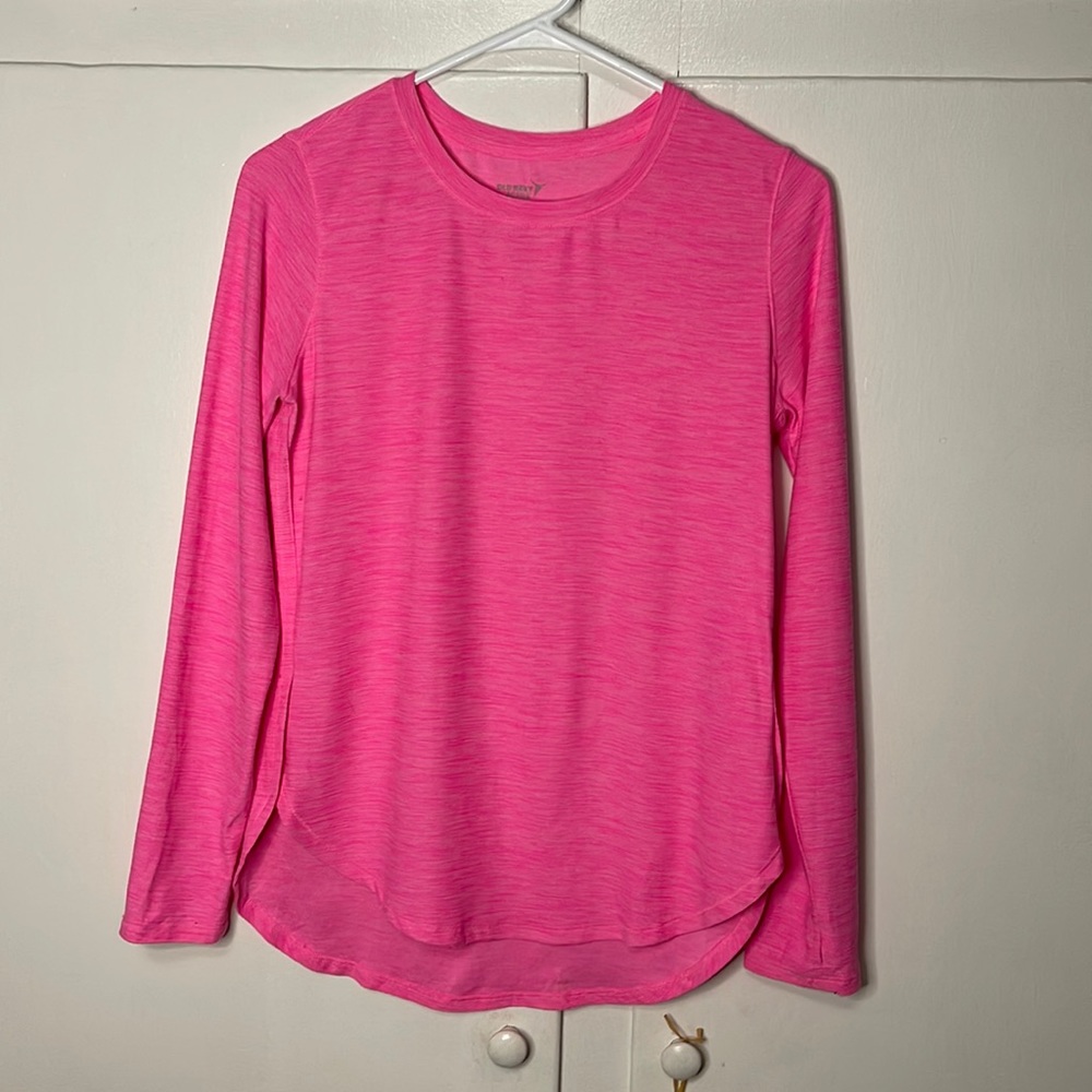 Girls Old Navy Active long sleeved shirt. Girls size XL 14-16 Pink